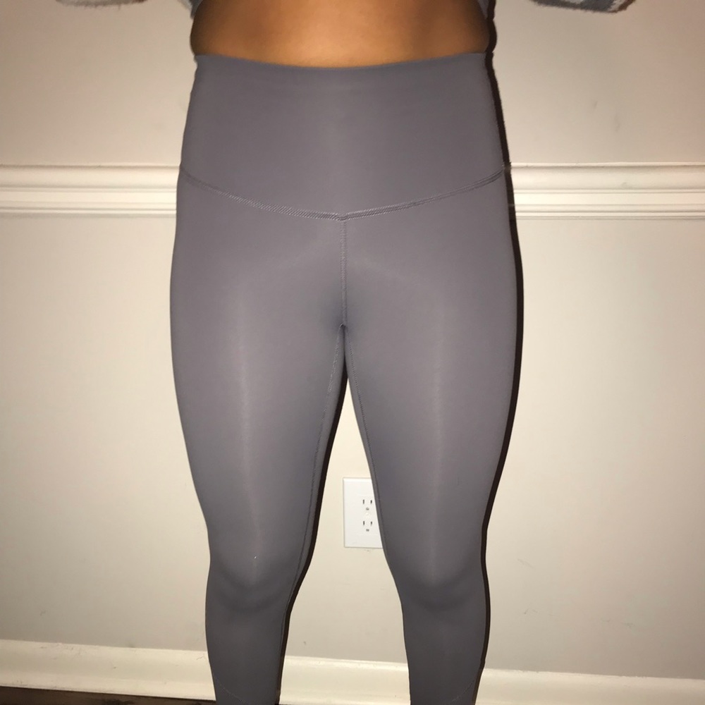 Leggings :) practically new! 🙌🏽